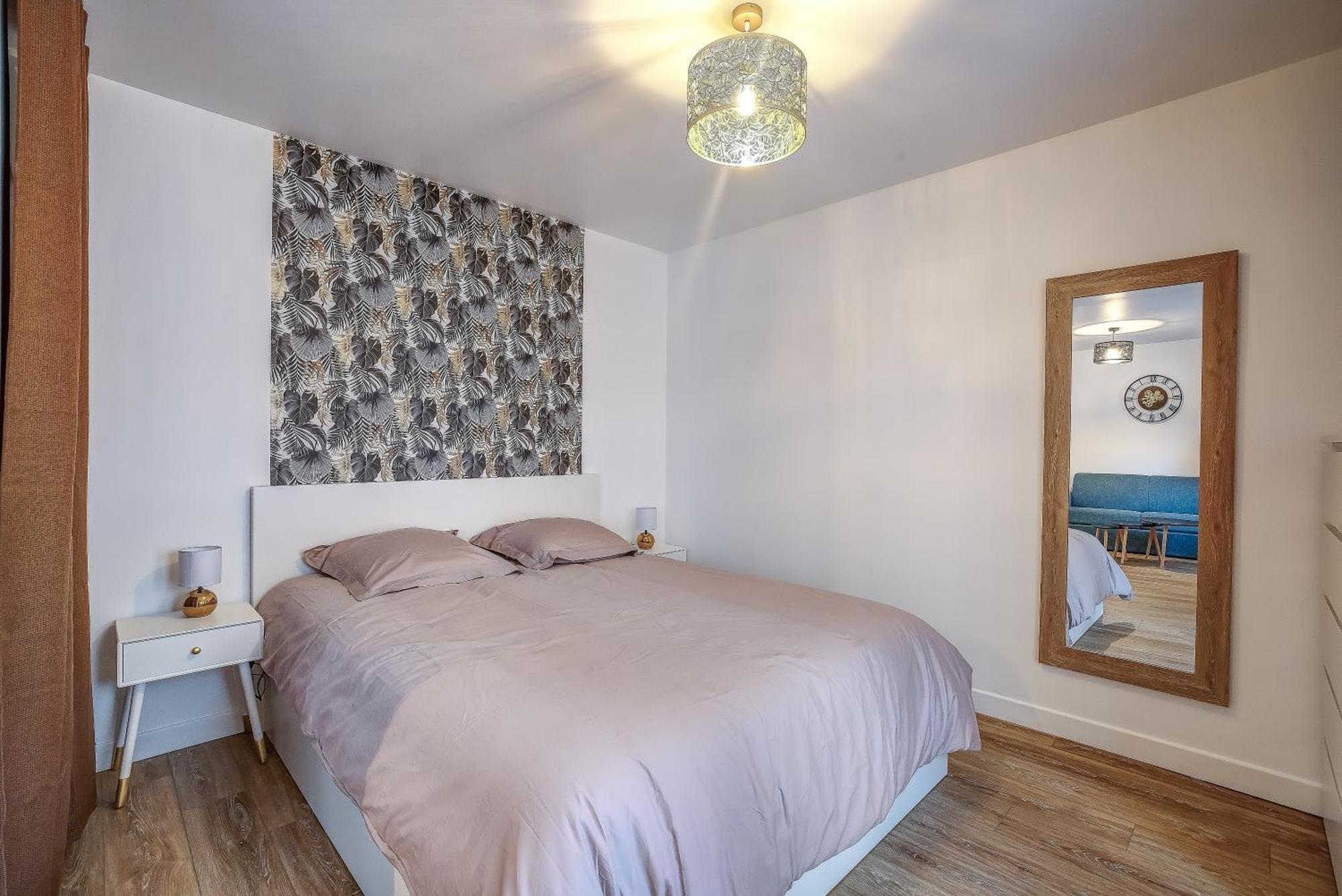 Appartement Proche De La ,appartement Lumineux Et Climatise Antibes